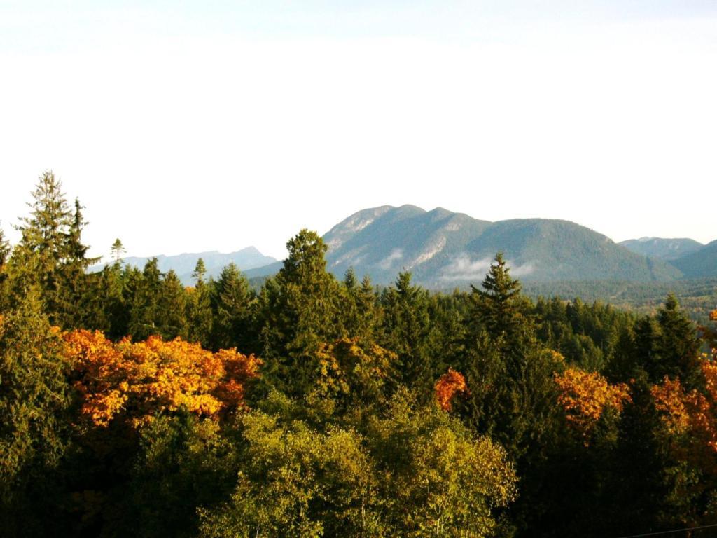 Hotel Above The Inlet Sechelt Exterior foto